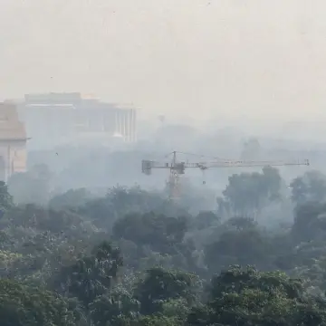 Delhi’s Air Pollution Crisis Deepens Amid Rising IVF Treatment Costs